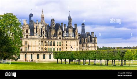  Château de Noirétable! Một kiệt tác kiến trúc thời Phục Hưng ẩn náu trong thung lũng Loire