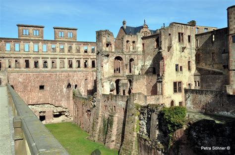 Schloss Heidelberg: Một Kiệt Tác Kiến Trúc Cổ kính Nằm Giữa Thiên Nhiên Picturesque!